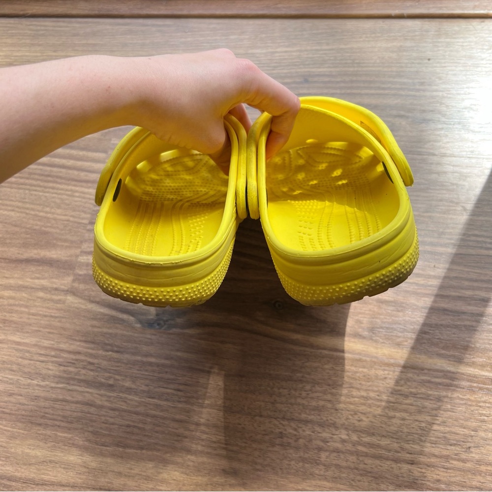 Yellow Crocs - Picture 5 of 7